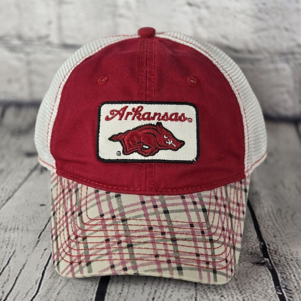 Vintage Arkansas Razorbacks Trucker Mesh Snapback Cap Hat Red White
